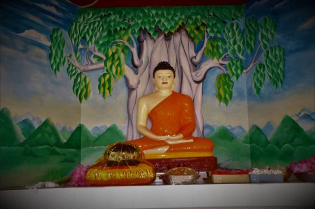 කාර්යාලයීය පරිශ්‍රයේ ඉදිකළ අභිනව බුදු මැදුර විවෘත කිරීම