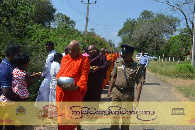 පිණ්ඩපාත දානමය පිංකම - ත්‍රිපිටකාභිවන්දනා සතිය